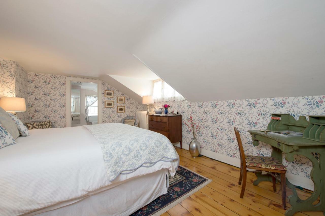 The Egremont Village Inn South Egremont Extérieur photo