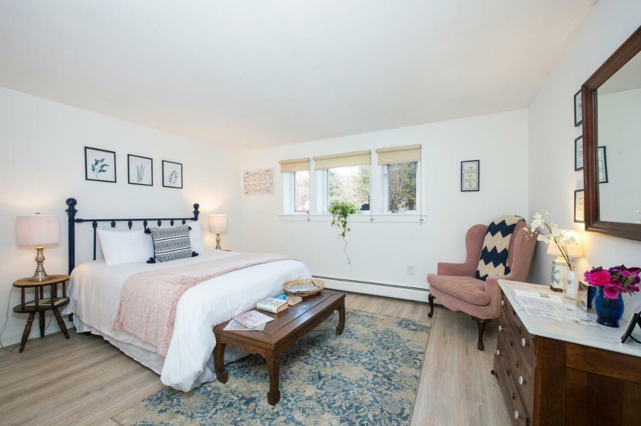 The Egremont Village Inn South Egremont Extérieur photo
